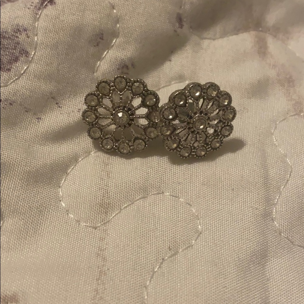 Sparkly medallion post earrings